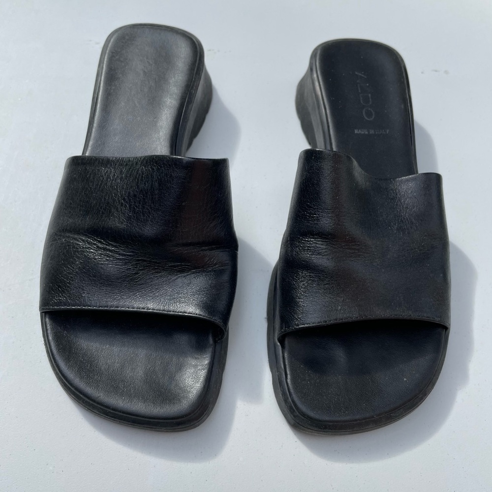 Black Aldo’s women’s slip on shoes black size 10